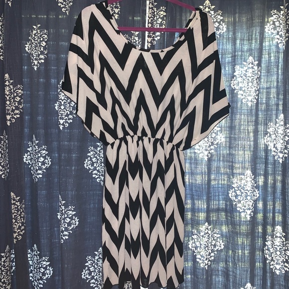 !3 for $25! Chevron V Neck Dress - Picture 2 of 4